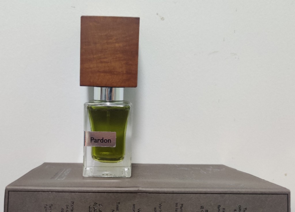 还能让人联想到书房中浓厚的书香和宁静的氛围