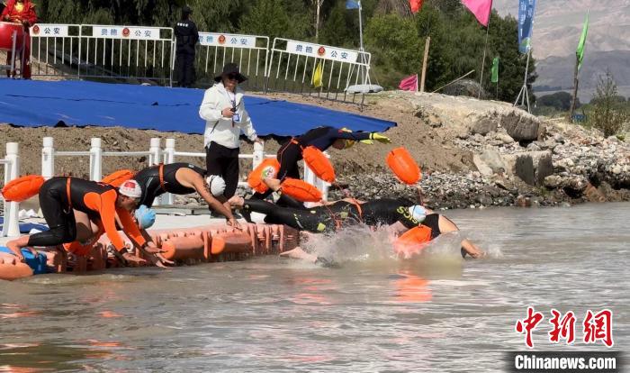 2024年青海贵德抢渡黄河极限挑战赛开赛 221名中外