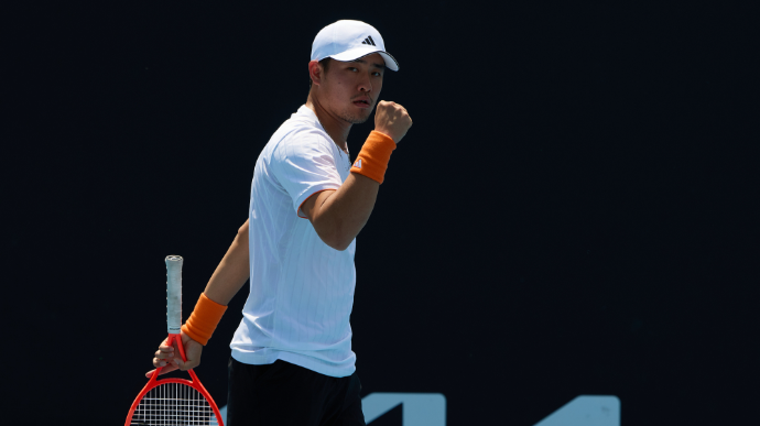 吴易昺澳网四连胜晋级次轮 中国金花双线突破