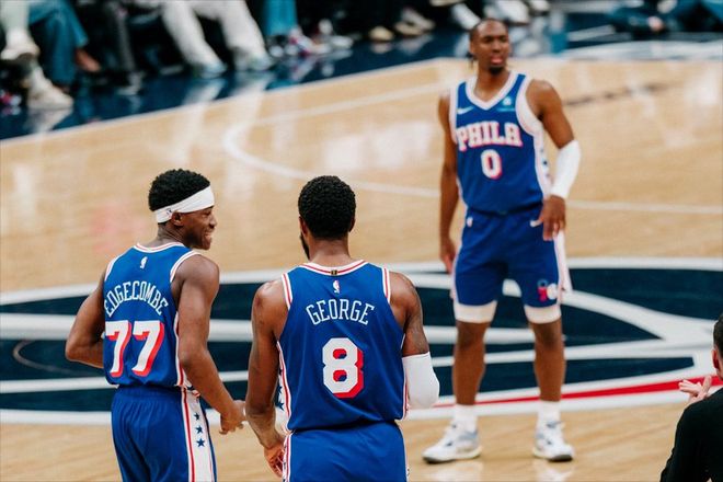 乔治禁赛25场后状态爆发 半场砍21分助76人狂胜奇