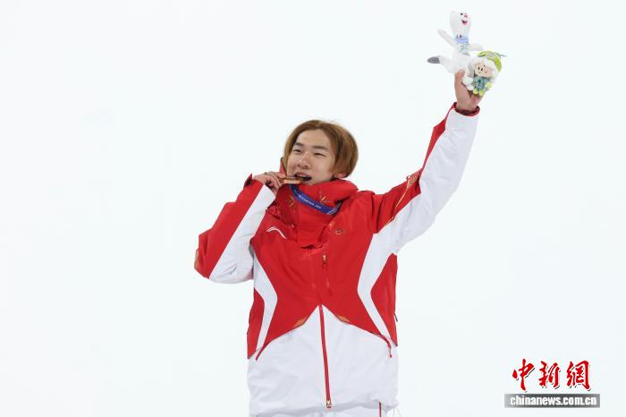 苏翊鸣在单板大跳台夺铜：冬奥会中国队历史性