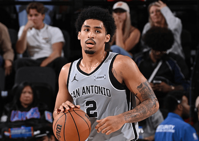 迪伦-哈珀爆发砍下19+5助 马刺力克快船展现老将